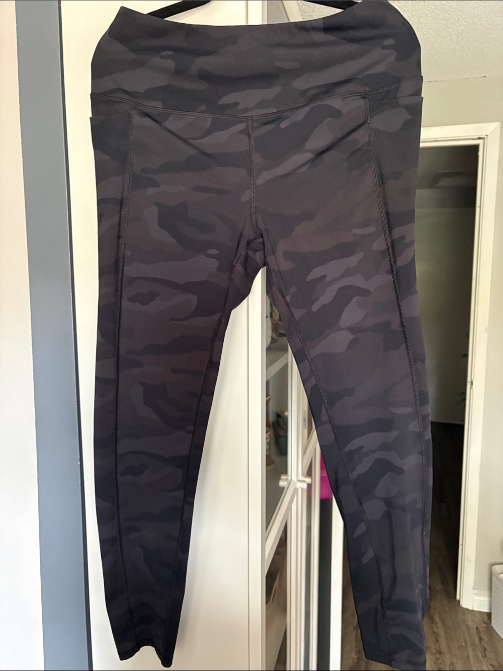 Womans Black Camo Leggings